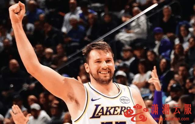 湖人135-118击败快船